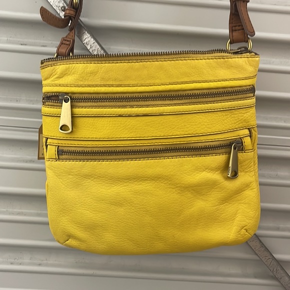 NWT SET FOSSIL EXPLORER CROSSBODY YELLOW LEATHER BAG & COIN PURSE/ID CARD HOLDER - Picture 2 of 7